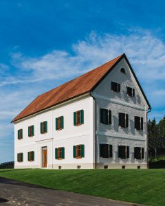 WEB-20190425-0149-Strauss_BAS5788